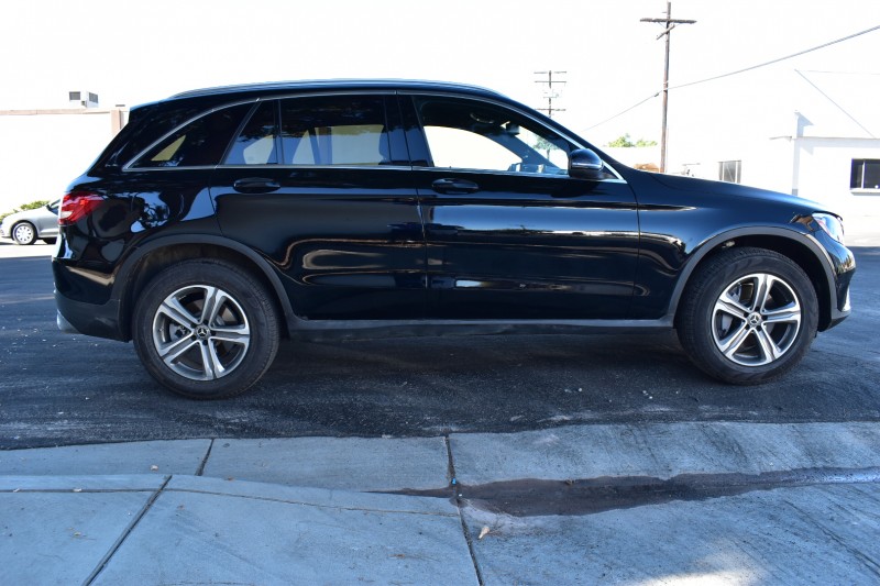 GLC 300 BENZ  OFF-ROAD 外觀套件 群上汽車 #7094